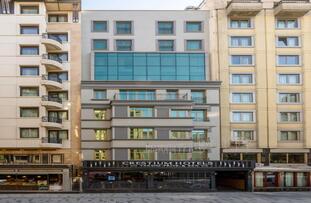 Crestium Prive Hotel